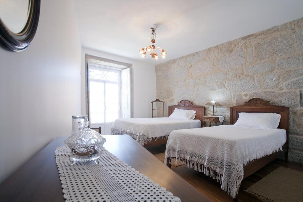Quarto com 2 Camas de Solteiro